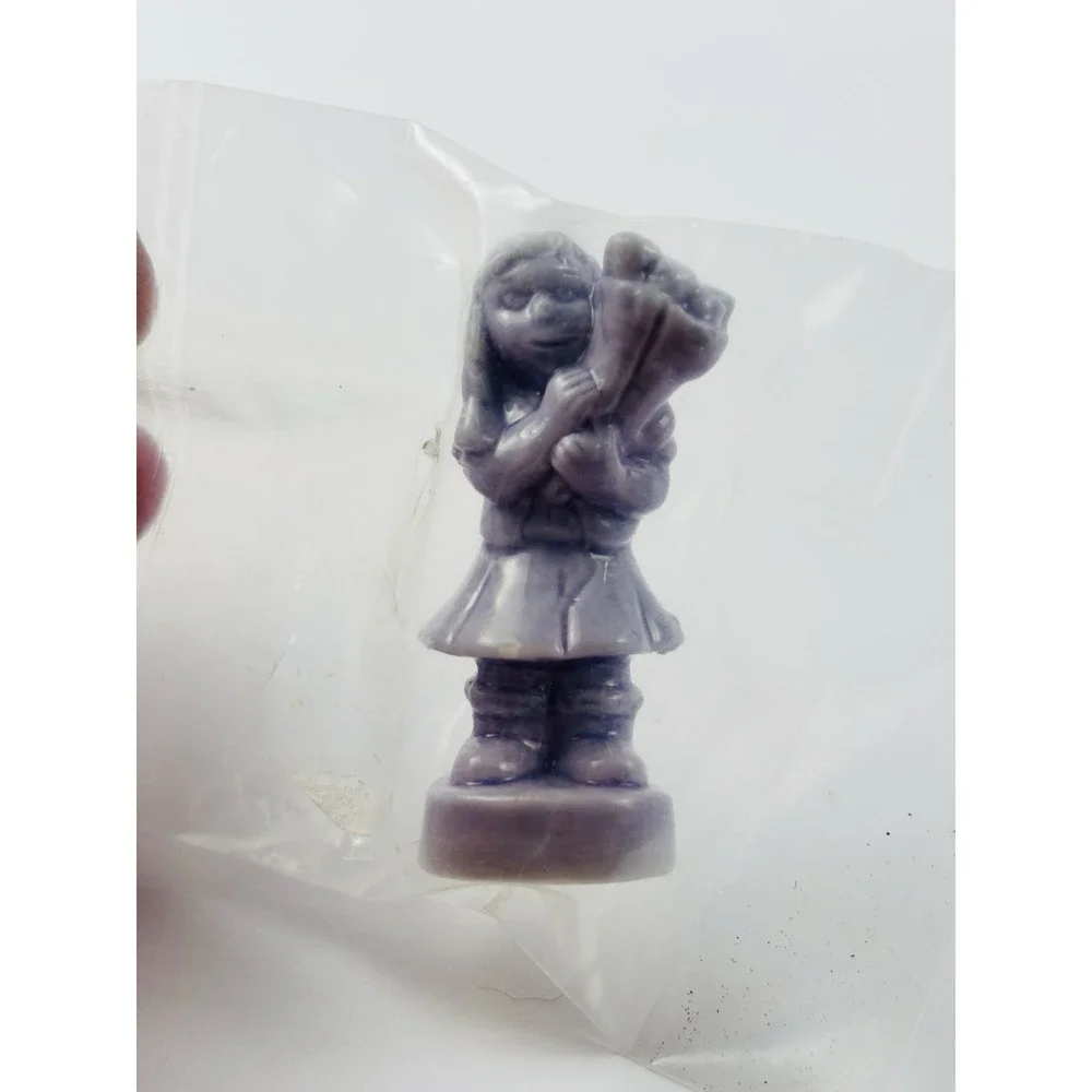 Wade Whimsies May Purple Flower Girl Figurine Calendar Series Red‎ Rose Tea